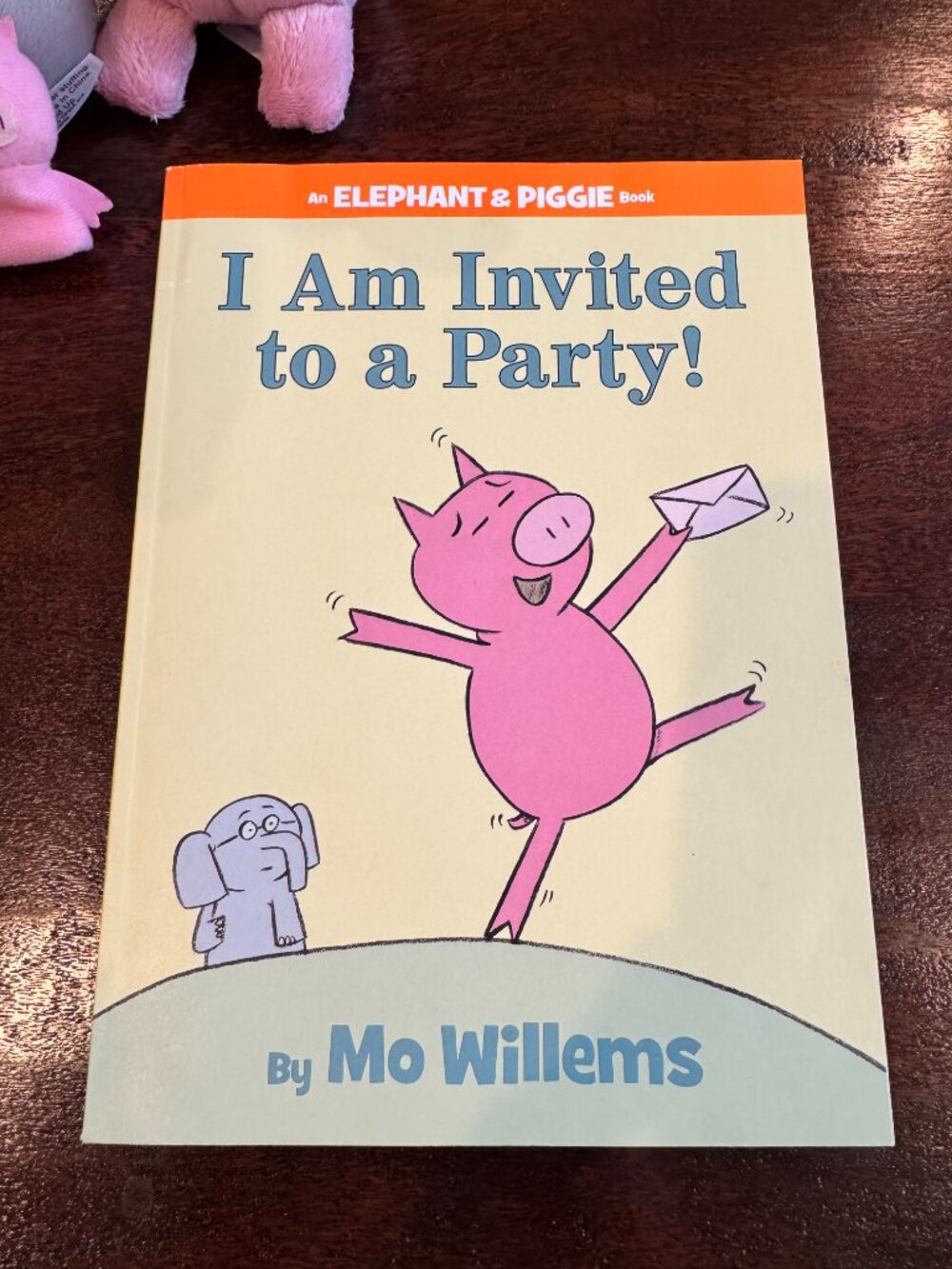 Mo Willems Elephant & Piggie Bundle: 2 Children's Books & Plush Toys EUC - Picture 3 of 11